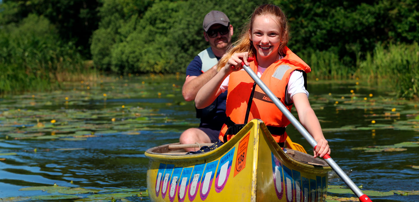 Harteværket i Kolding, børn sejler i kano