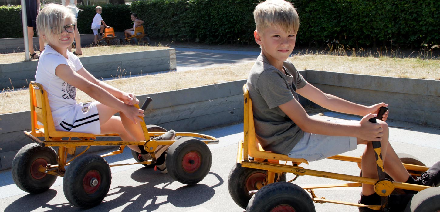 Børn på Mooncars i Kolding Legepark