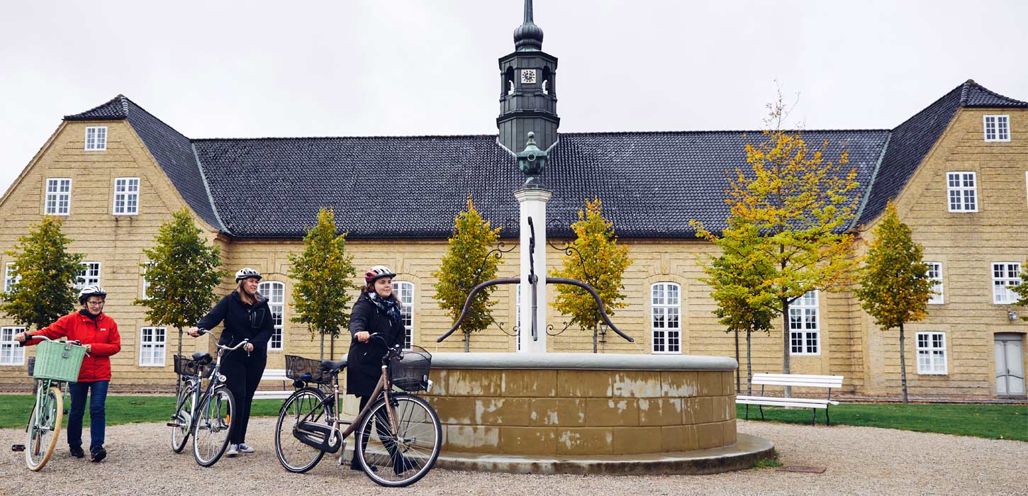 Paa cykel rundt i Christiansfeld