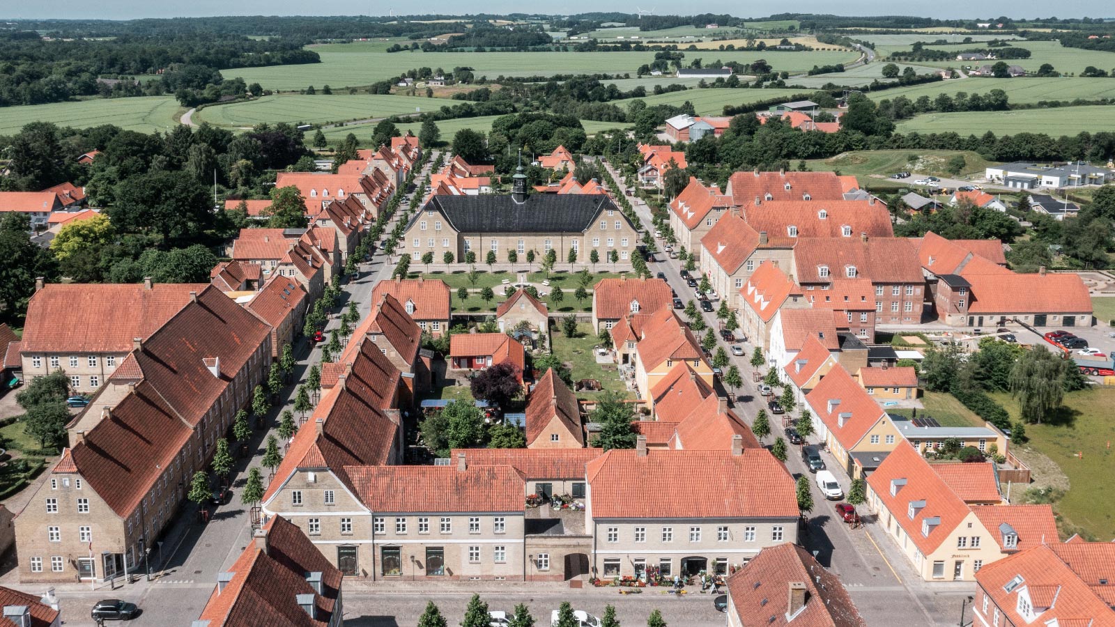 Luftfoto af Christiansfeld bymidte