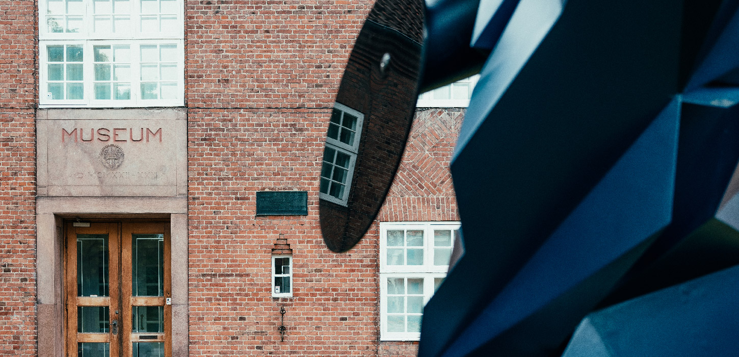 Billede udenfor Vejle Kunstmuseum