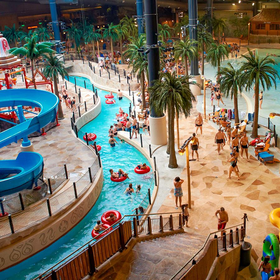 Probiert einige der vielen Wasseraktivitäten für die ganze Familie in der riesigen Ferienanlage Lalandia aus.